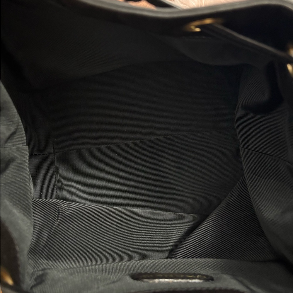 CHANEL Black Leather Bucket Bag - Picture 4 of 16